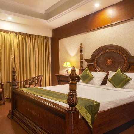 Treebo Trend Grand Plaza Nampally Hyderabad Luaran gambar