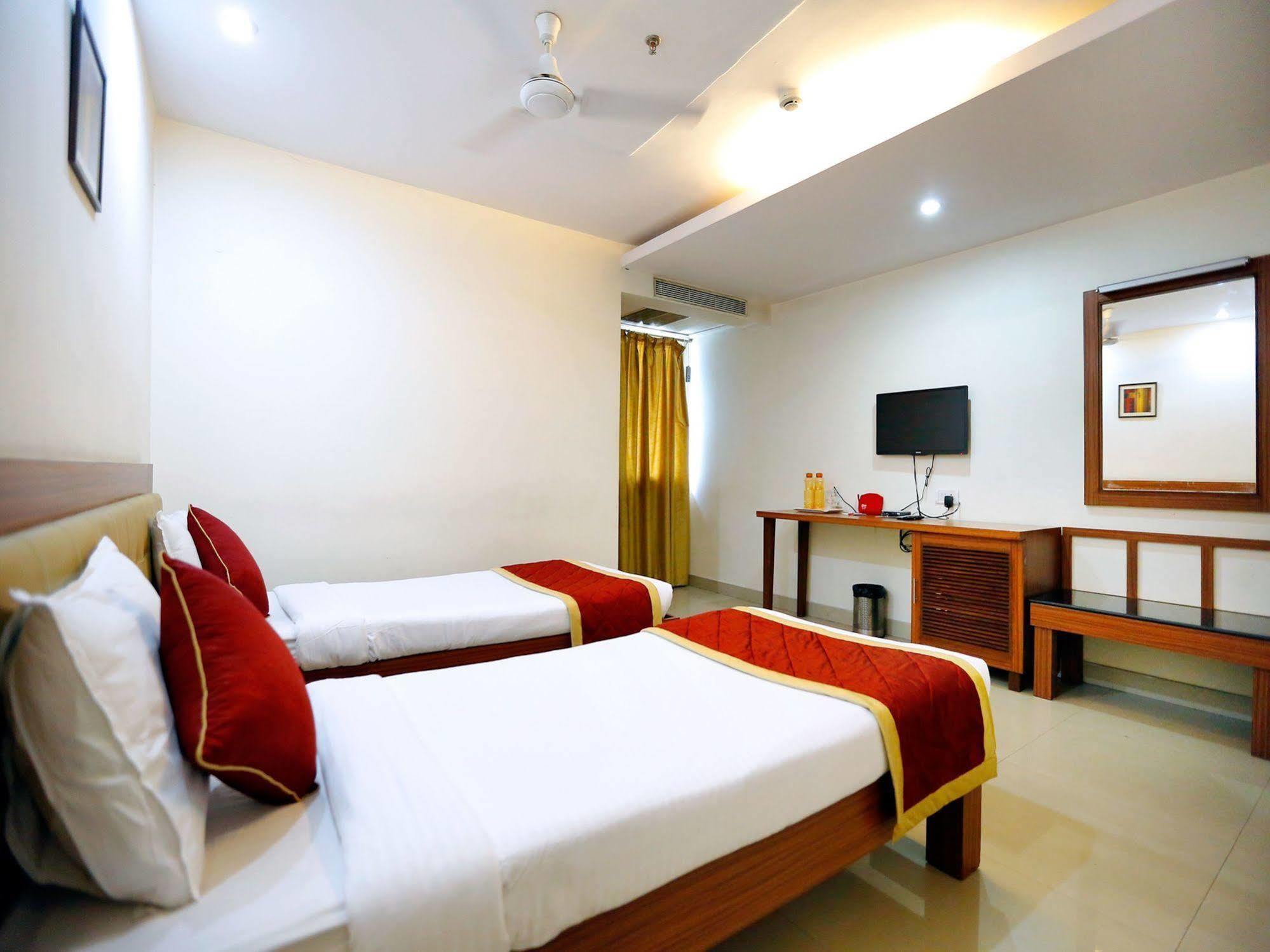 Treebo Trend Grand Plaza Nampally Hyderabad Luaran gambar