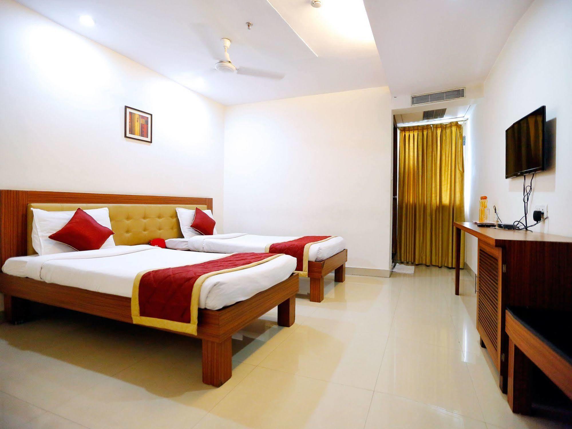 Treebo Trend Grand Plaza Nampally Hyderabad Luaran gambar